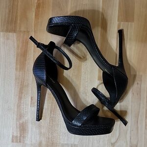Aldo Scarlet Heels Black Snake 7.5 Buckle Strap